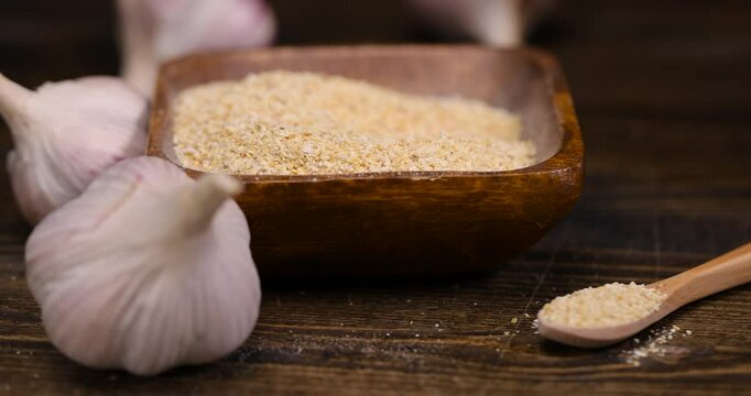 dried garlic fruits for cooking, dried spices from very small pieces of garlic fruits, dehydrated
