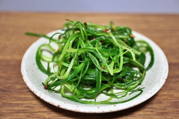 Japanese home cooking: stir-fried okahijiki (land seaweed)