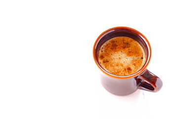 朝のひとときにぴったりのカフェ・ラテは、ミルクをたっぷり入れたコーヒー
