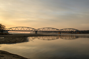 Fototapeta premium noc, woda, niebo, rzeka, morski, gród, sundown, krajobraz, jezior, architektura, brydż, podróż, wieczorny, europa, dzisiejszy wieczór, chmura, lampki, dom, charakter, czółno, oceanu, miasteczko, iskra