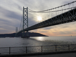 兵庫県から見た明石海峡大橋の風景