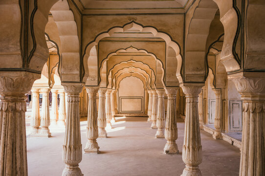 Archway at the entrance hall of Amer Fort (Amber Fort), Jaipur, India