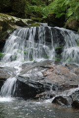 cascade, riviere, forêt primaire tropicale, Parc National Andasibé Mantadia, Madagascar
