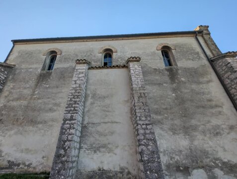 Antica chiesa sul monte Nerone nelle Marche