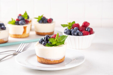 Mini vanilla New York cheesecakes