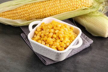 Canned sweet young corn grain