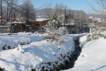 Staudamm in der Stadt