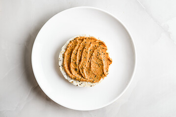 peanut paste with chia on rice bread