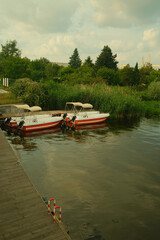 Naklejka premium boats on the lake