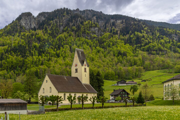 Obraz premium The reformed churche in the village of Diesbach-Betschwanden in Canton Glarus, Switzerland