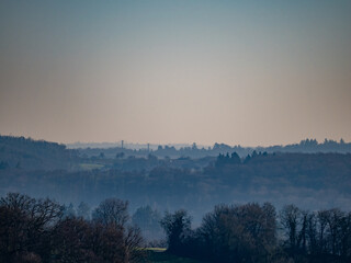 Nebel und Dunst über Wald und Täler