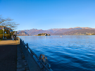 Naklejka premium Beautiful view from the lakeside of Lake Maggiore in Piedmont