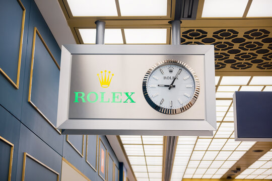 Sign of Rolex watch is a Swiss Luxury watch manufacturer and retailer that was Founded in 1905.