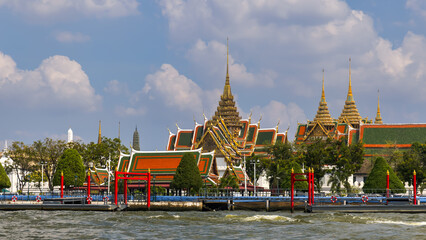 Naklejka premium Wat Phra Kaew, Temple of the Emerald Buddha. The Grand Palace Bangkok, Thailand.