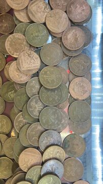 Coin falling arcade amusement park uk 2p step shelf penny push game gamble stock