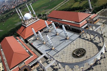 Naklejka premium The Grand Mosque of Central Java in the city of Semarang is a religious tourist attraction