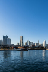 Fototapeta premium 【横浜】みなとみらいの赤レンガ倉庫とランドマークタワ