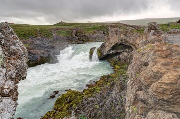 Geitafoss ou Godafoss (fossholl) en Islande