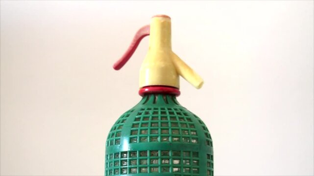Botella de sif&oacute;n de soda vintage para vermut