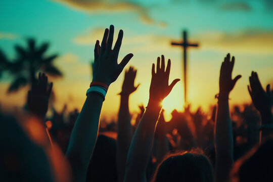 Gl&auml;ubige Menschen feiern begeistert bei einem spirituellen Konzert

