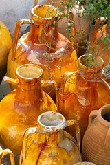 Dzbany do oliwy, dzbany do wina