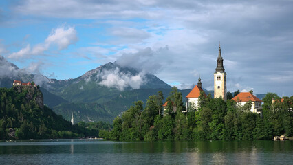  Eglise Sainte-Marie sur l'&icirc;le de Bled en Slov&eacute;nie
