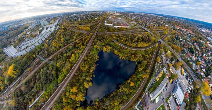 Berlin Biesdorf Eisenbahnkreuz Panorama aus der Luft. Luftbild Panorama Dreieckssee. Biesdorfer Kreuz