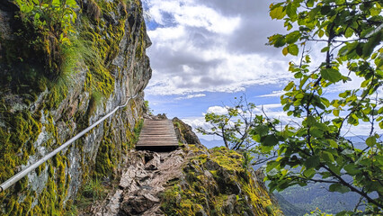 Sentier des Roches dans les Vosges massif du Hohneck - France 