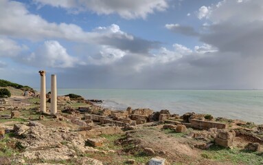 Capo san Marco près d'Oristano en Sardaigne et ruines romaines de Tharros