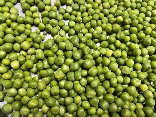 green peas background