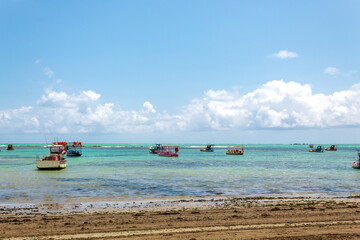 barcos de turismo da praia da Ponta Verde em Maceió Alagoas Brasil