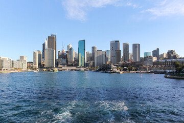 Obraz premium Panorama of the iconic Downtown Cityscape of Sydney Harbor. Showing the skyline during a Sunny day in September 2010.