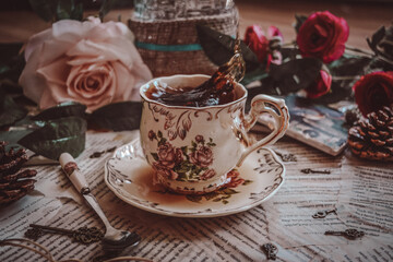 Splashing Tea Cup