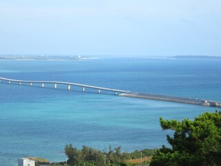 Obraz premium Irabu Bridge seen from Makiyama Observatory, Miyako-jima, Okinawa 