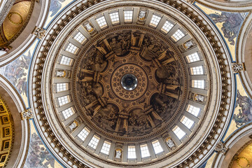Obraz premium St. Paul's Cathedral Dome Ceiling London UK