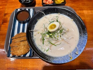 돈코츠라멘