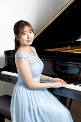 美しい日本人女性ピアニスト