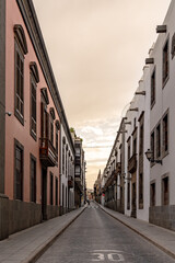 Obraz premium Walking along the old district of las palmas, vegueta. canary islands 2024