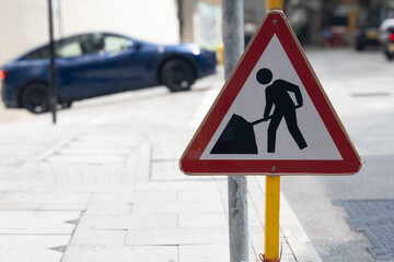 道路工事中の注意喚起｜工事中の標識