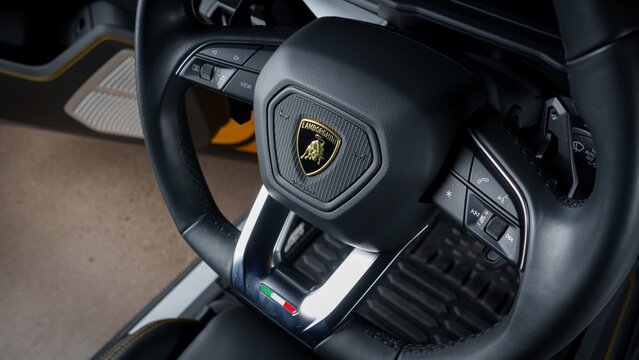 Phoenix, AZ, USA
January 1, 2025
2020 Lamborghini Urus