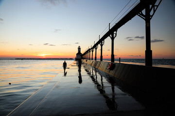 Obraz premium Lighthouse Sunset