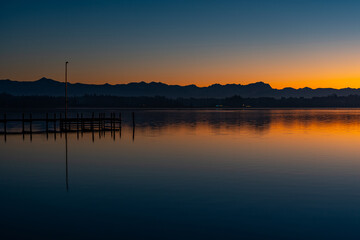 Steg am Starnberger See im Abendrot