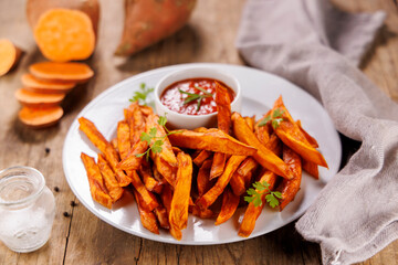 fried sweet potatoes with spicy sauce