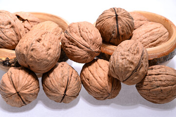 walnuts, shelled walnuts, walnut crackers, walnut kernels
