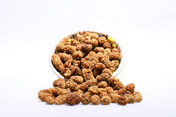 dried mulberries, dried fruits, berries,