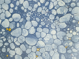 Plano de fundo de um azulejo de cerâmica azul marinho com detalhes de pedras do oceano. Textura de fundo de mosaico de mármore azul para designs, decoração, materiais 3D e planos de fundo