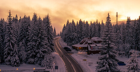 Karkonosze w Zimie w Świeta © sopthedrone