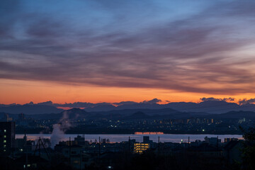 日本の滋賀県大津市の琵琶湖の美しい朝の風景
