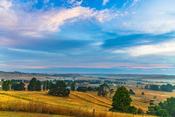 Obraz premium Sunrise over Blayney and surrounding countryside