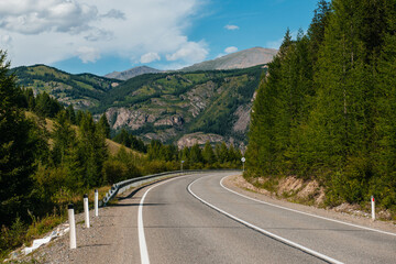 Naklejka premium Winding mountain road in the Altai Mountains, Chuisky tract, Altai Republic, Russia